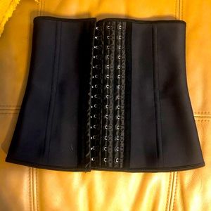 Yianna Waist Trainer size xs